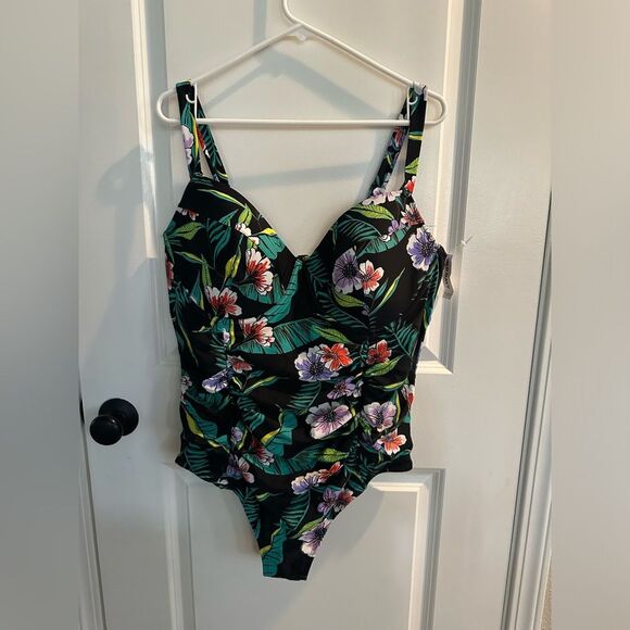 NWT Old Navy Women’s One Piece Floral Swimsuit Size Plus 2X - Picture 1 of 11